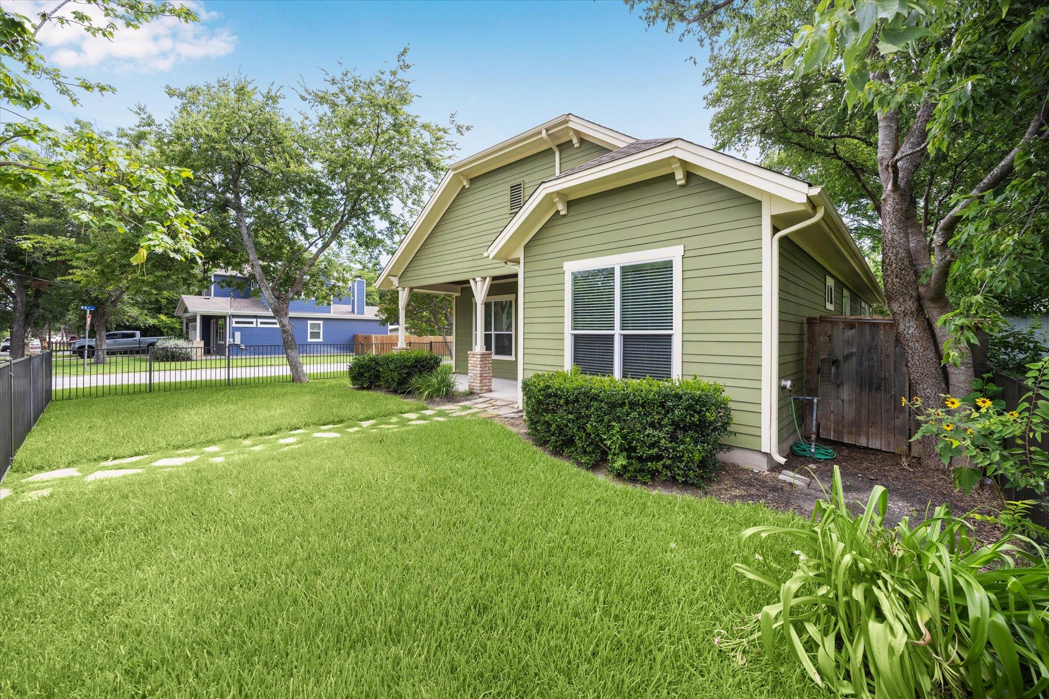 1216 Forest St, Georgetown, TX 78626