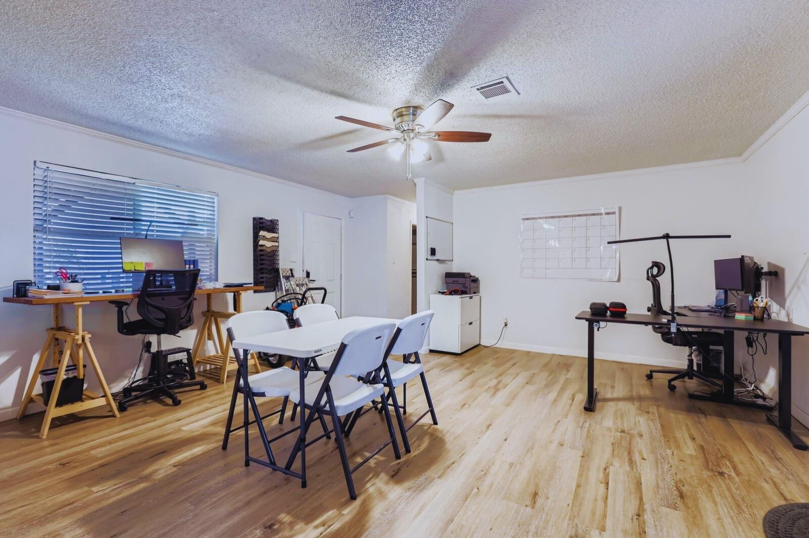 108 W Austin Ave, Hutto, TX 78634