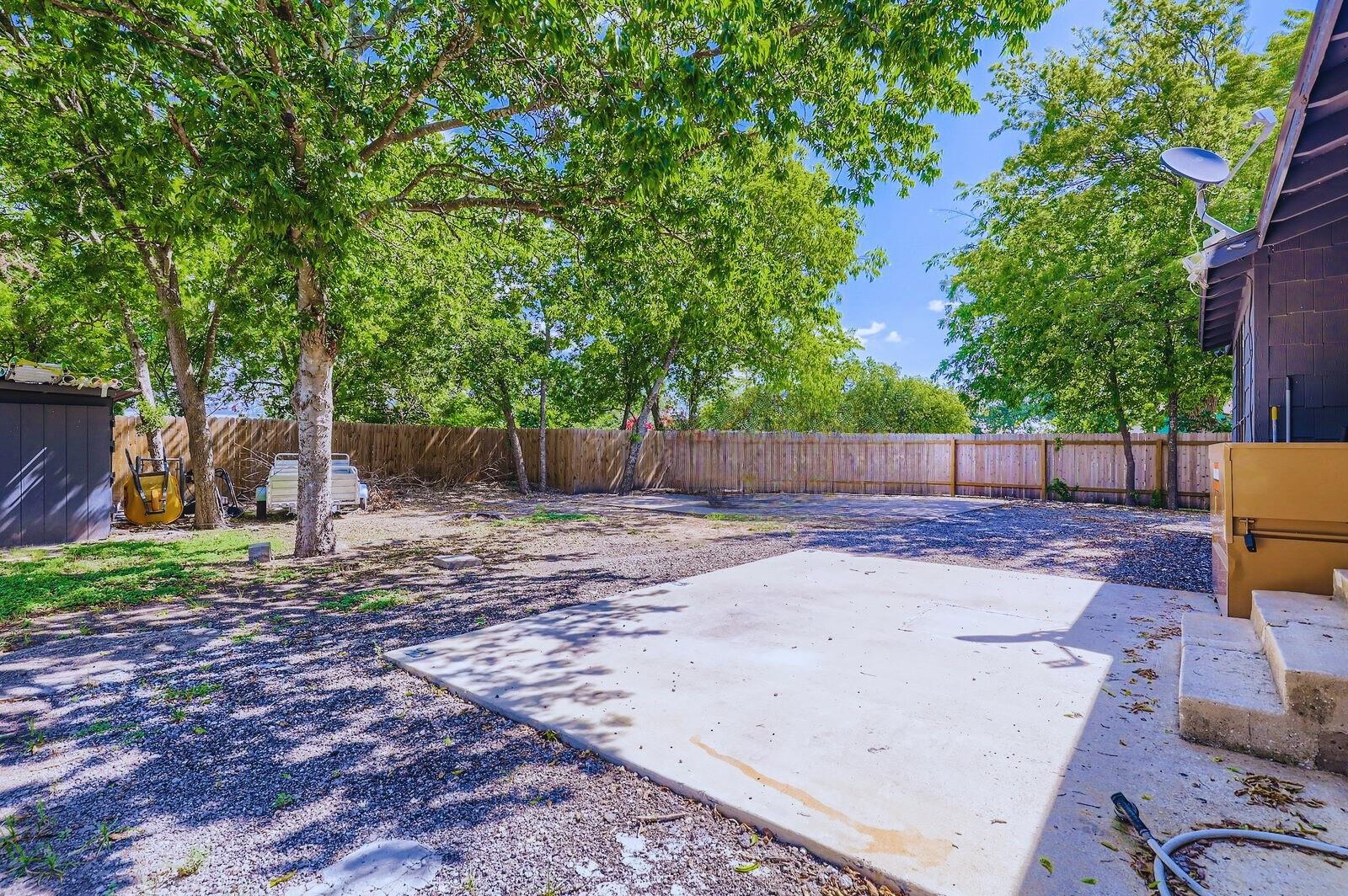 108 W Austin Ave, Hutto, TX 78634