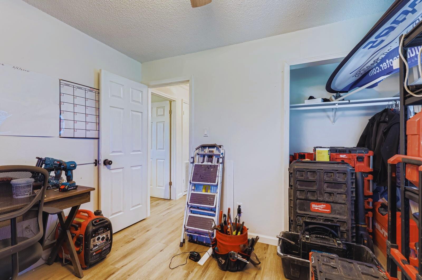 108 W Austin Ave, Hutto, TX 78634