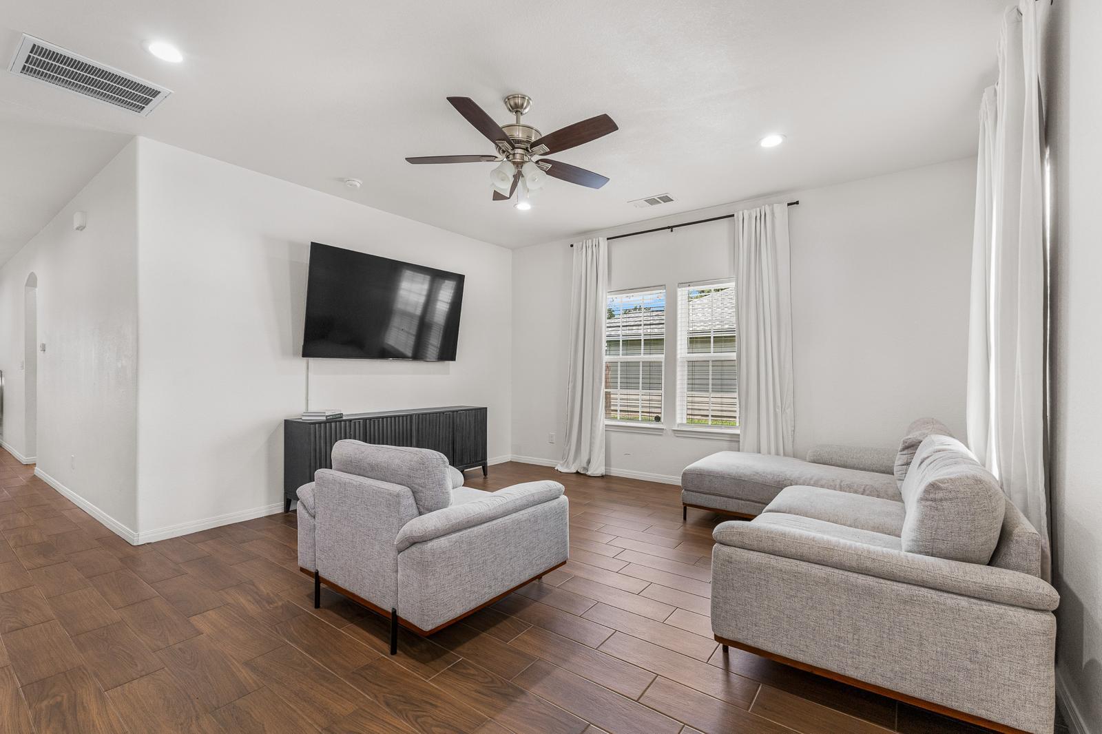 129 Kawainui Ln, Bastrop, TX 78602