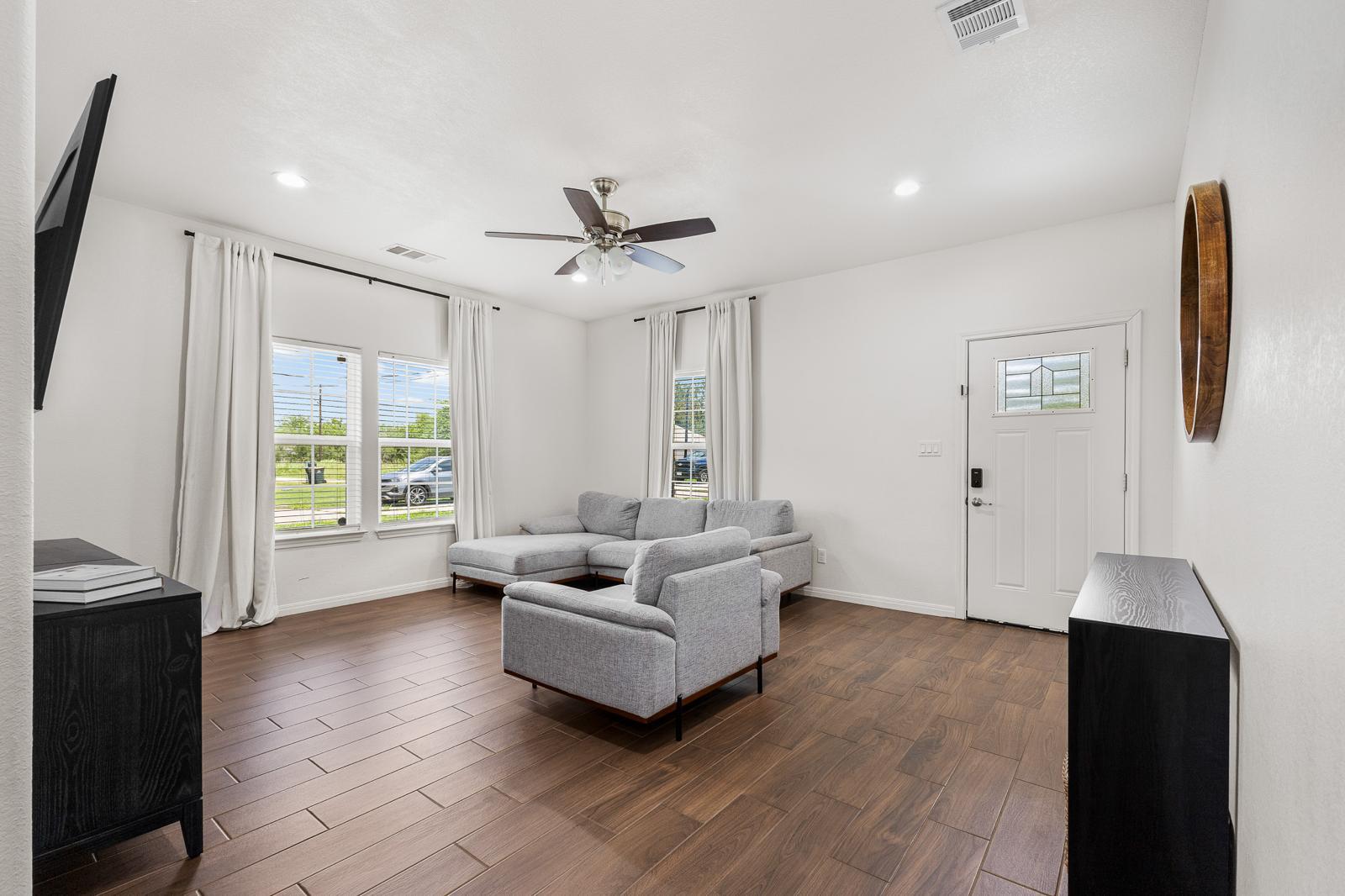 129 Kawainui Ln, Bastrop, TX 78602