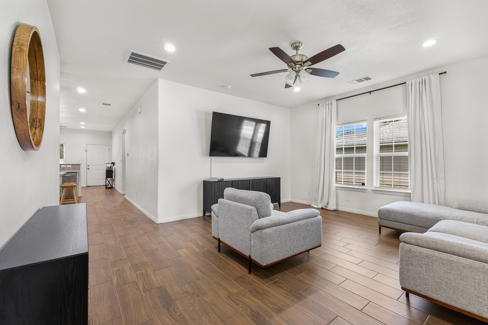 129 Kawainui Ln, Bastrop, TX 78602