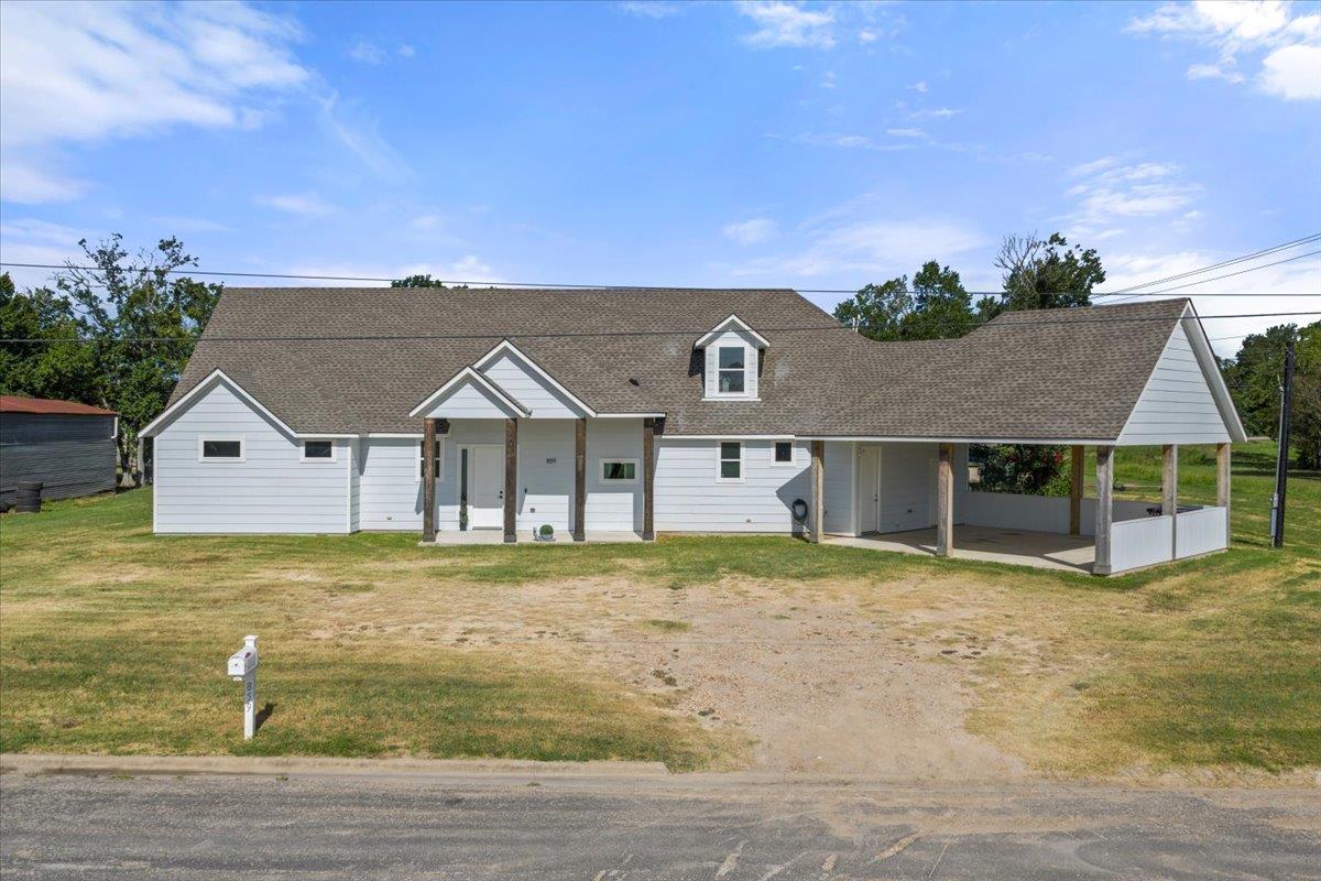 859 N Grimes St, Giddings, TX 78942
