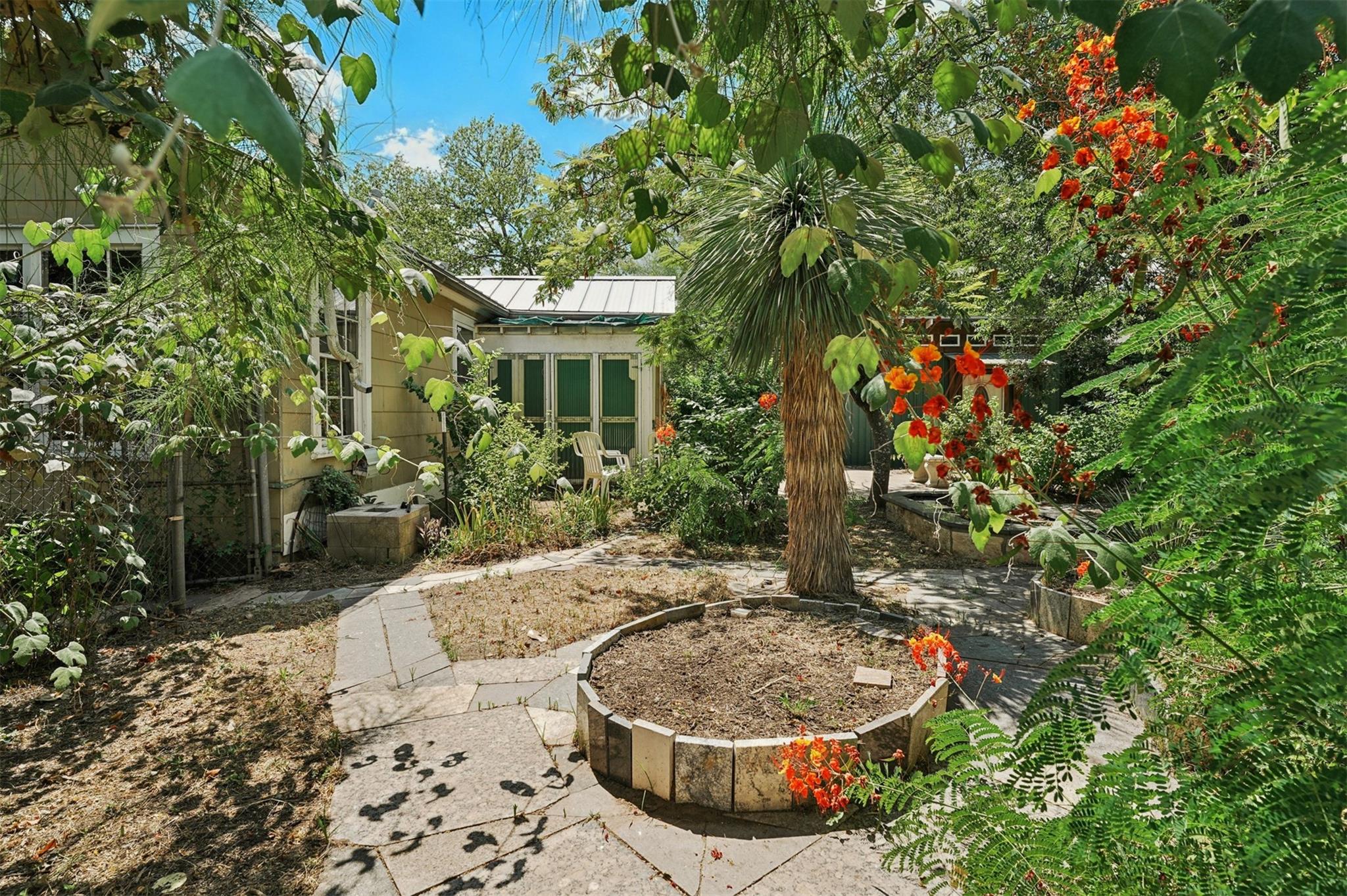 2114 Shoalmont Dr, Austin, TX 78756