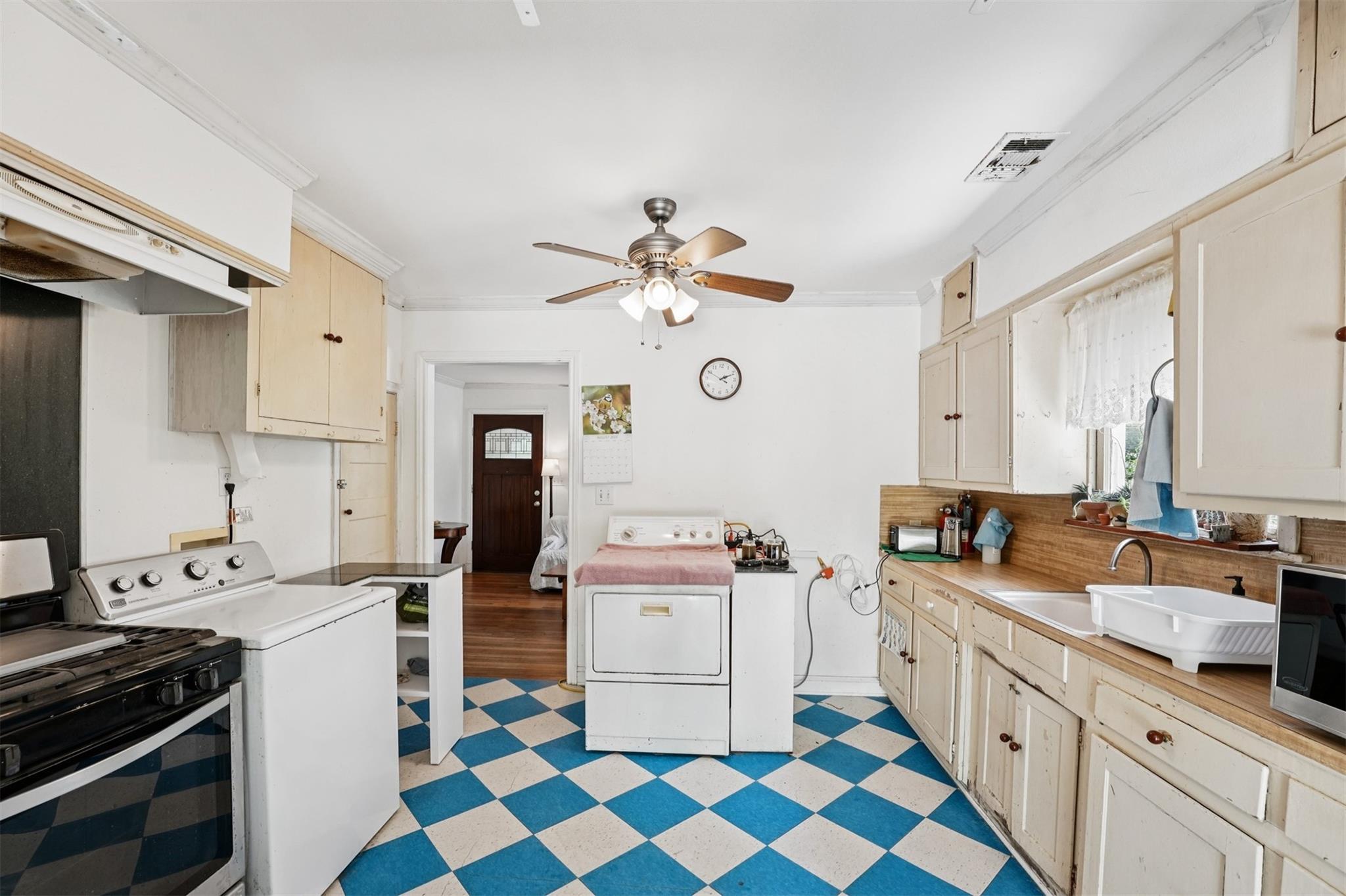 2114 Shoalmont Dr, Austin, TX 78756