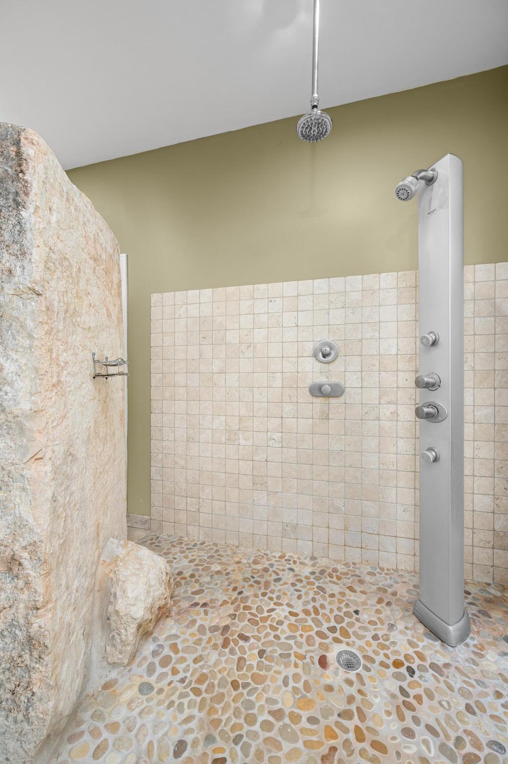 5252 McCormick Mountain Dr, Austin, TX 78734