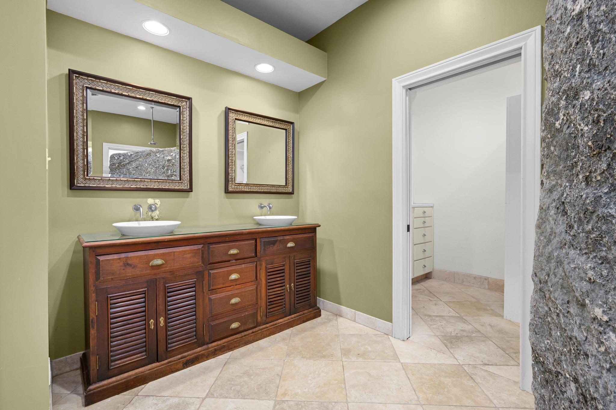 5252 McCormick Mountain Dr, Austin, TX 78734