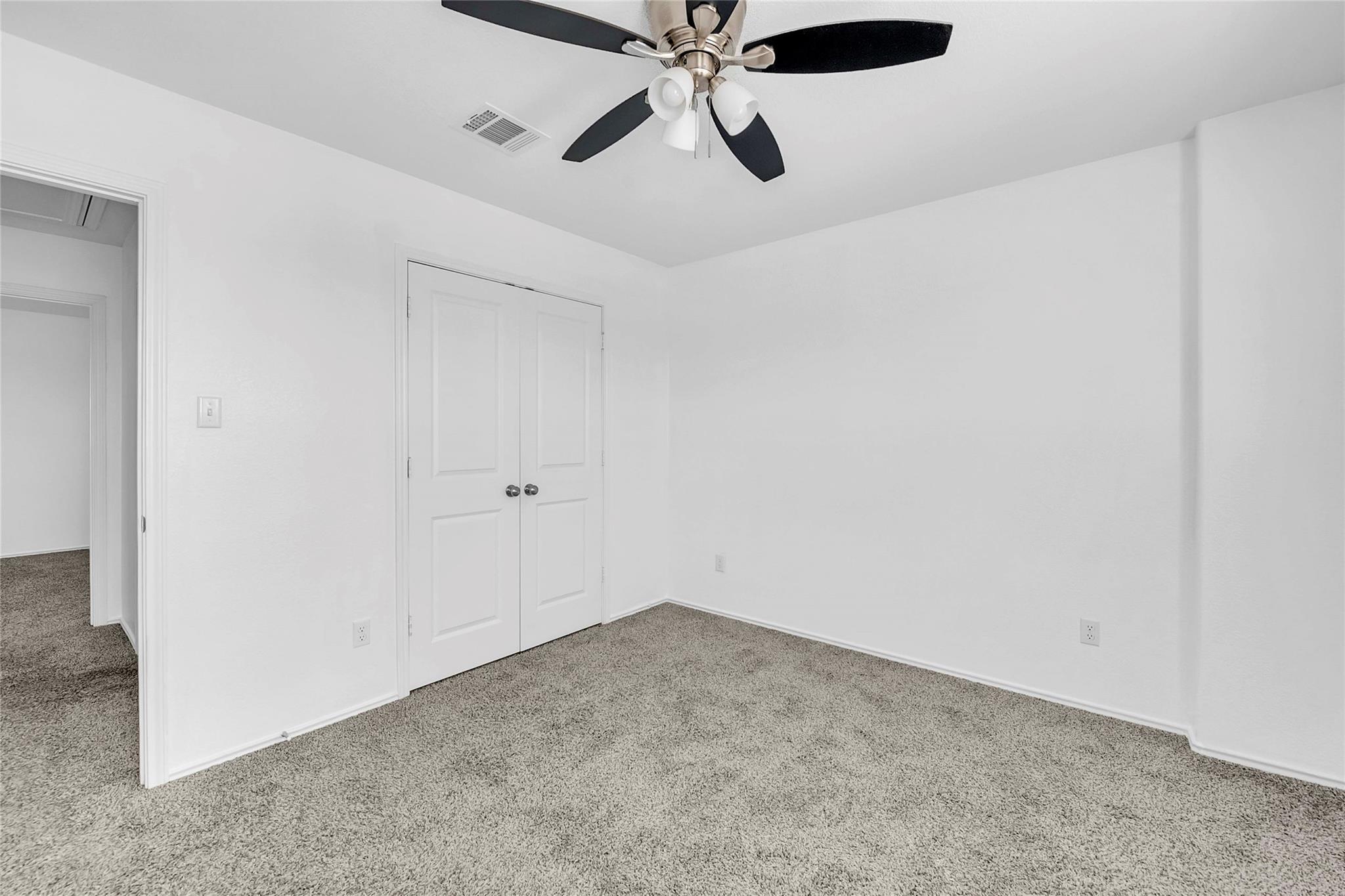 132 Bronco Billy Dr, Jarrell, TX 76537