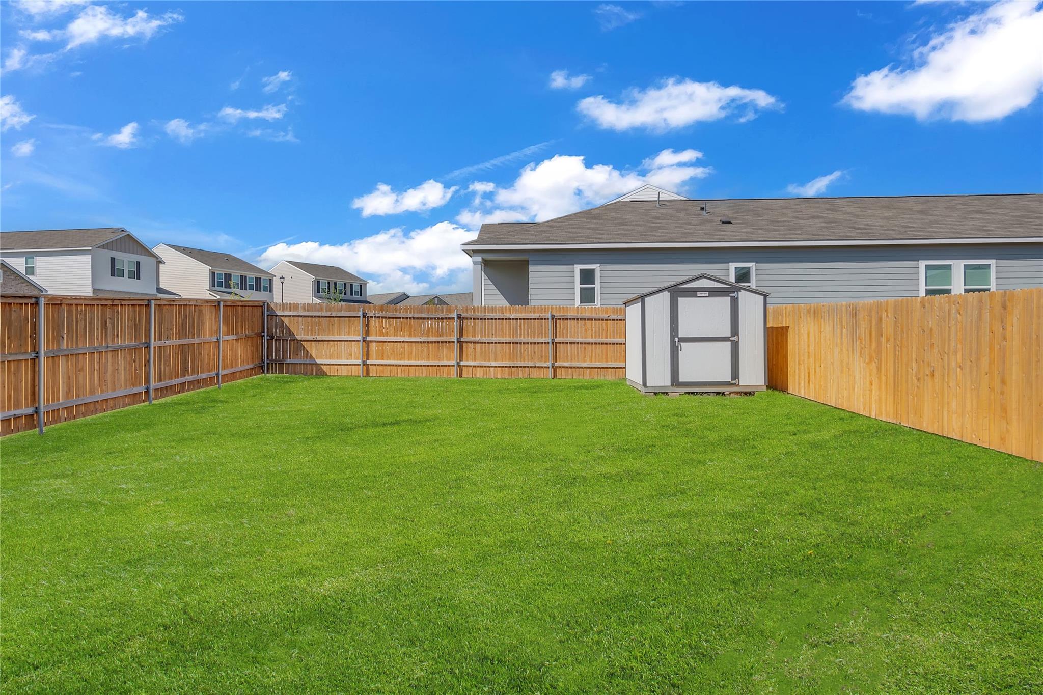 132 Bronco Billy Dr, Jarrell, TX 76537