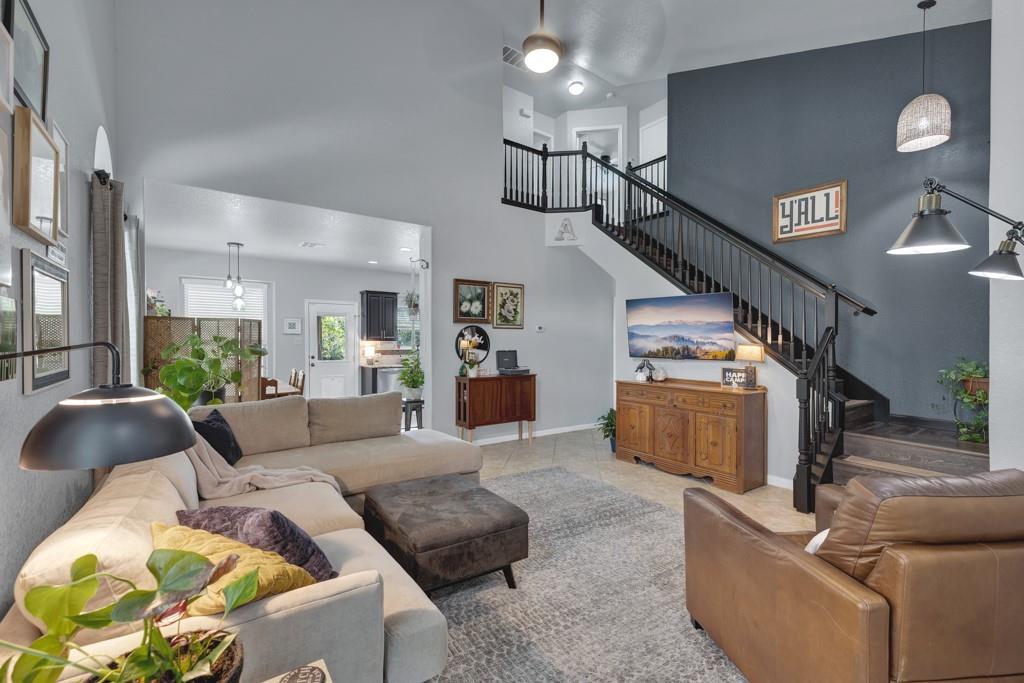303 Parkside Dr, San Marcos, TX 78666