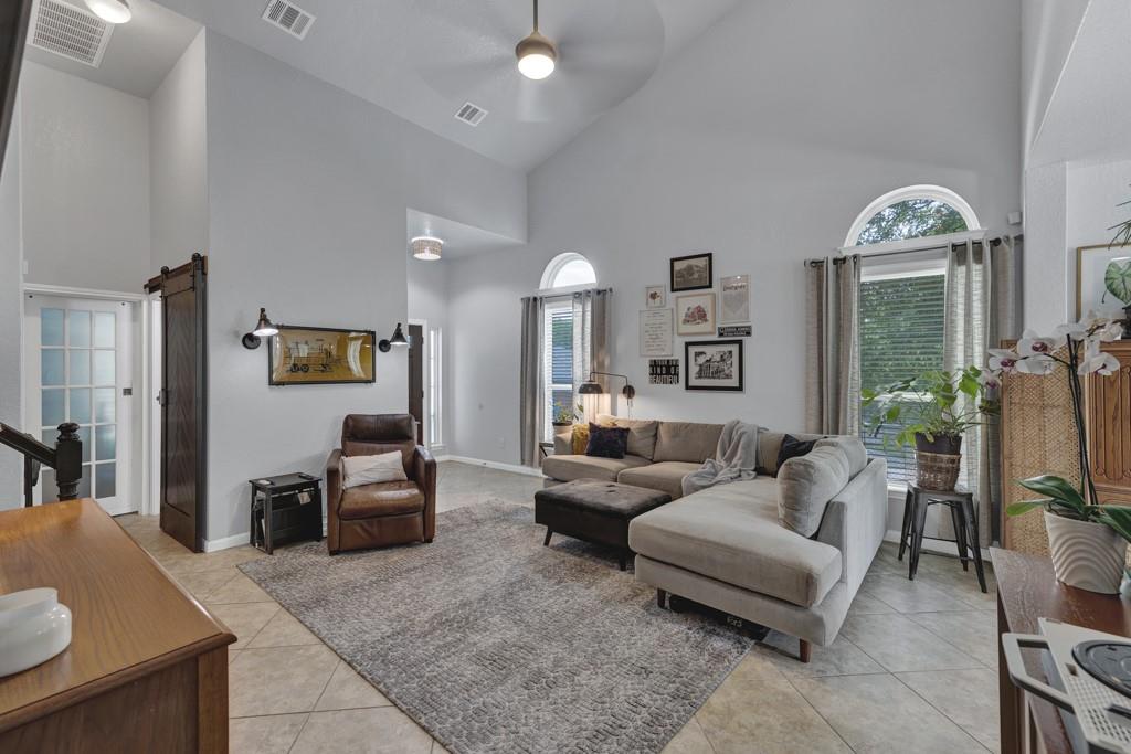 303 Parkside Dr, San Marcos, TX 78666