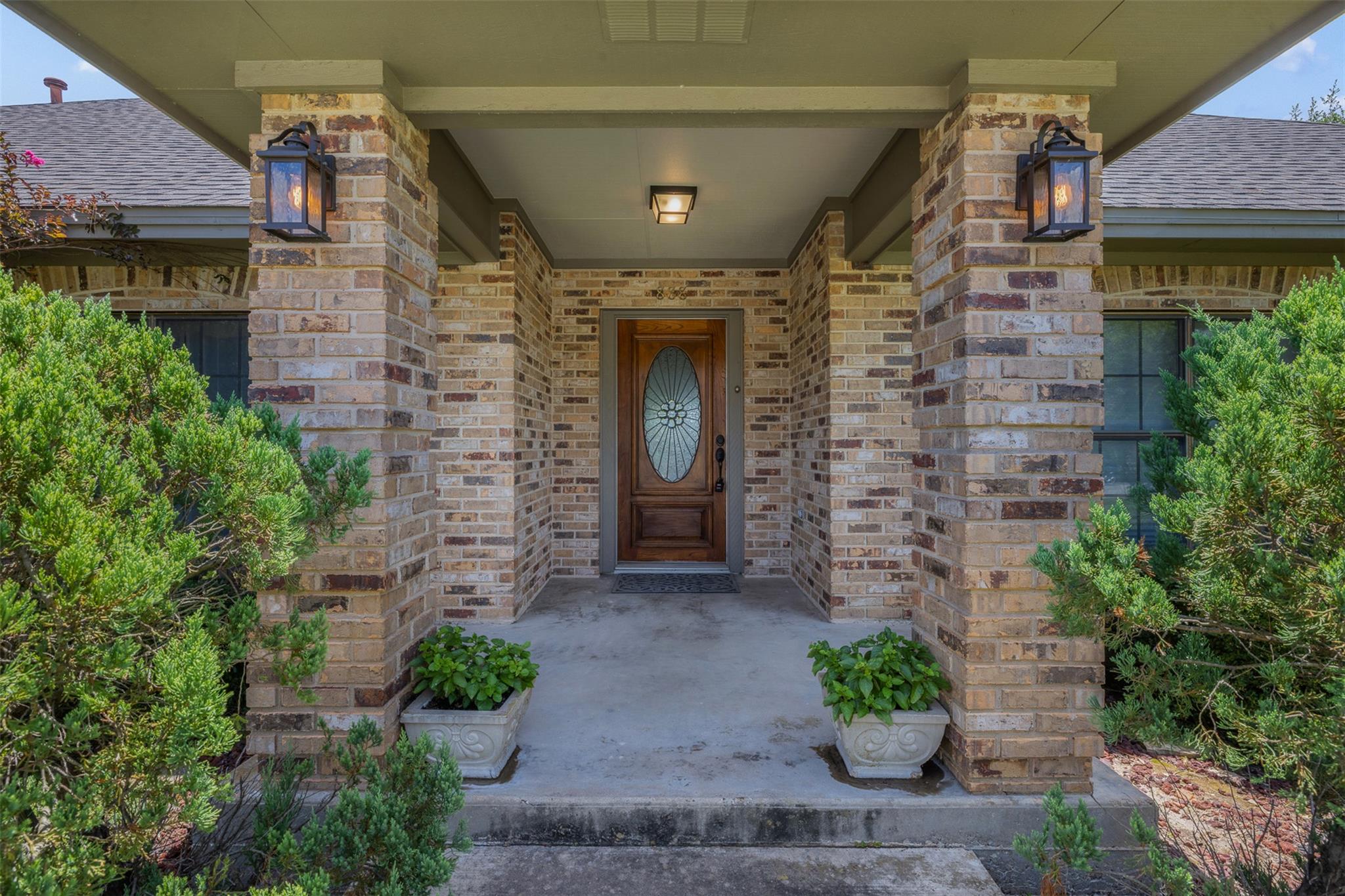 888 Acorn St, Giddings, TX 78942