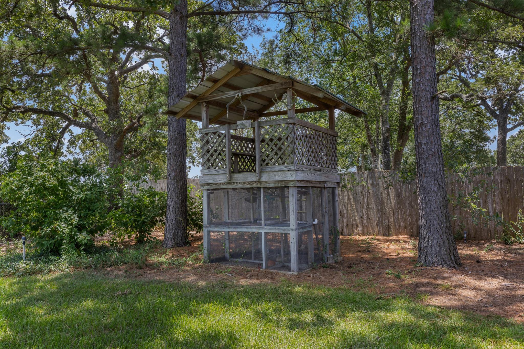 888 Acorn St, Giddings, TX 78942