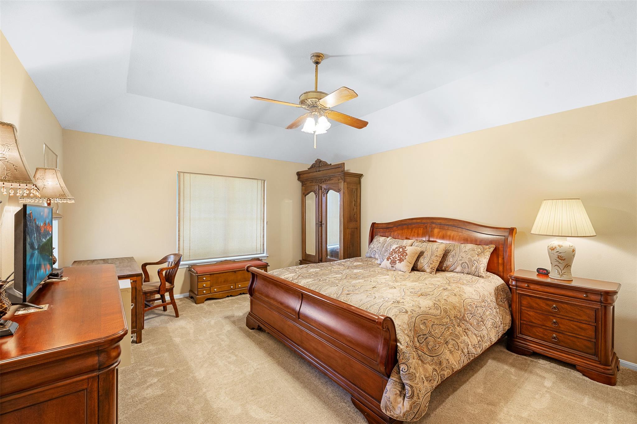 888 Acorn St, Giddings, TX 78942