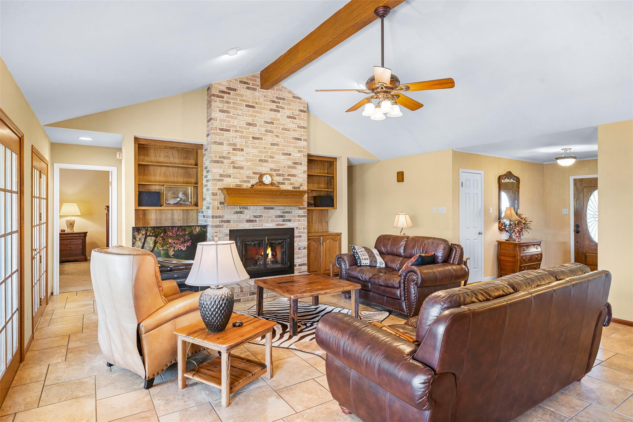 888 Acorn St, Giddings, TX 78942