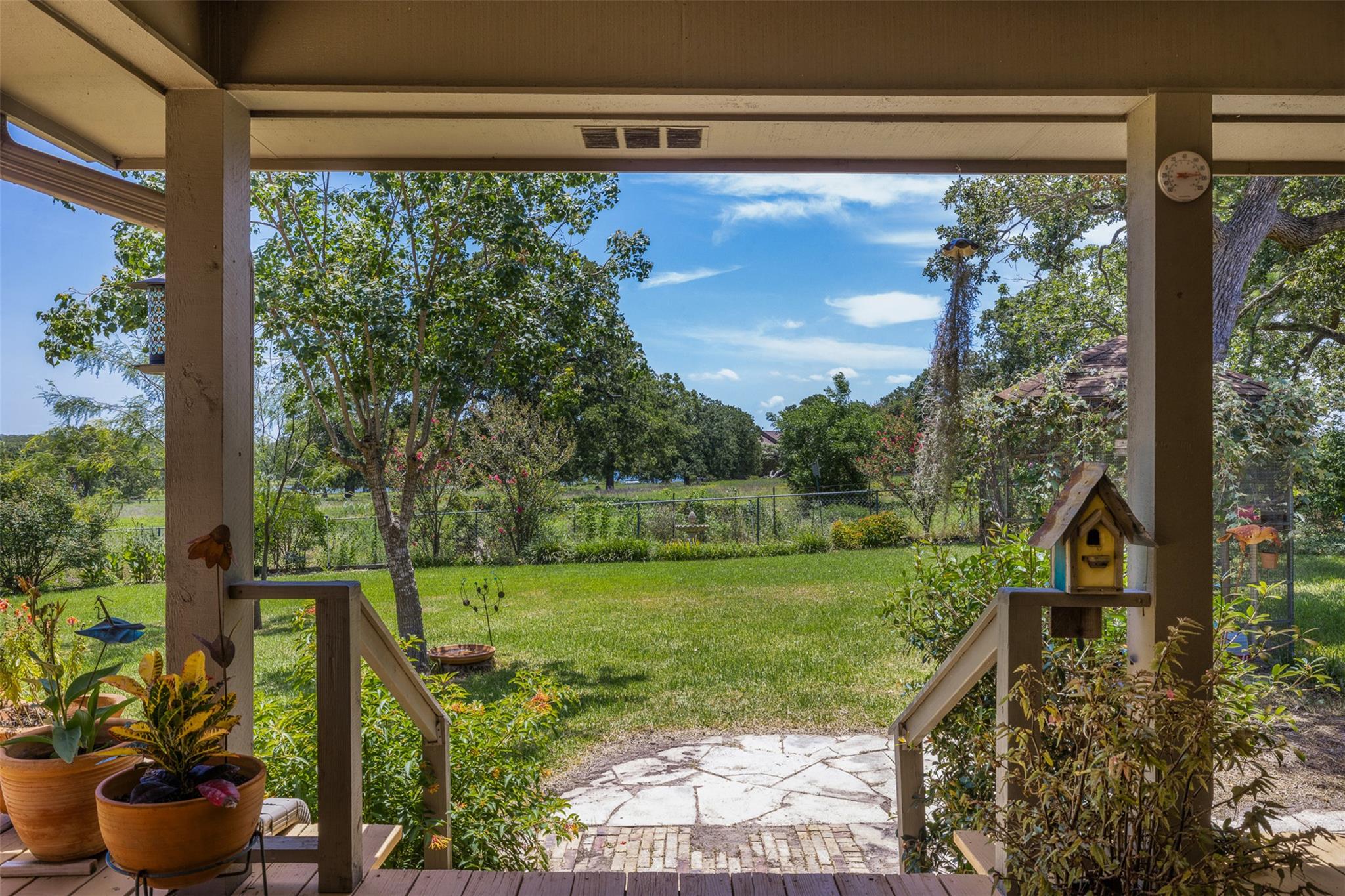 888 Acorn St, Giddings, TX 78942