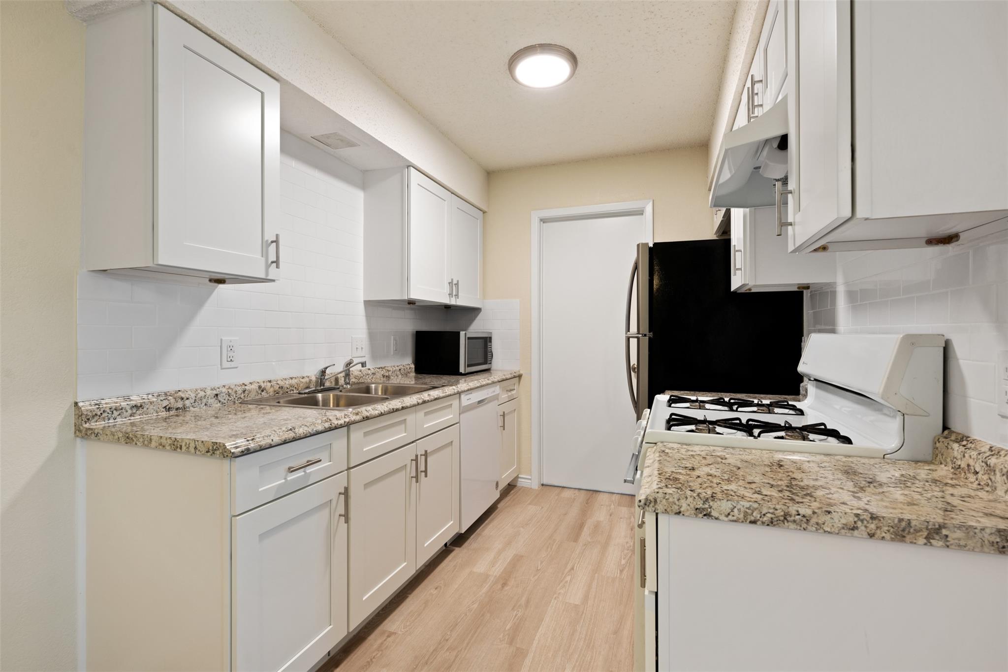 608 Country Aire Dr # A, Round Rock, TX 78664