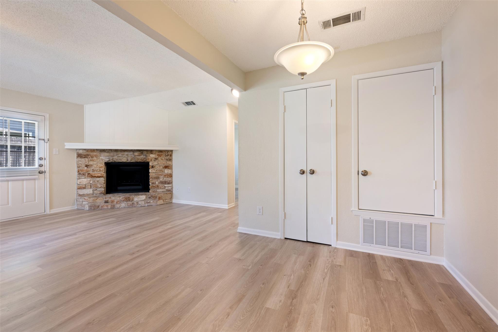 608 Country Aire Dr # A, Round Rock, TX 78664