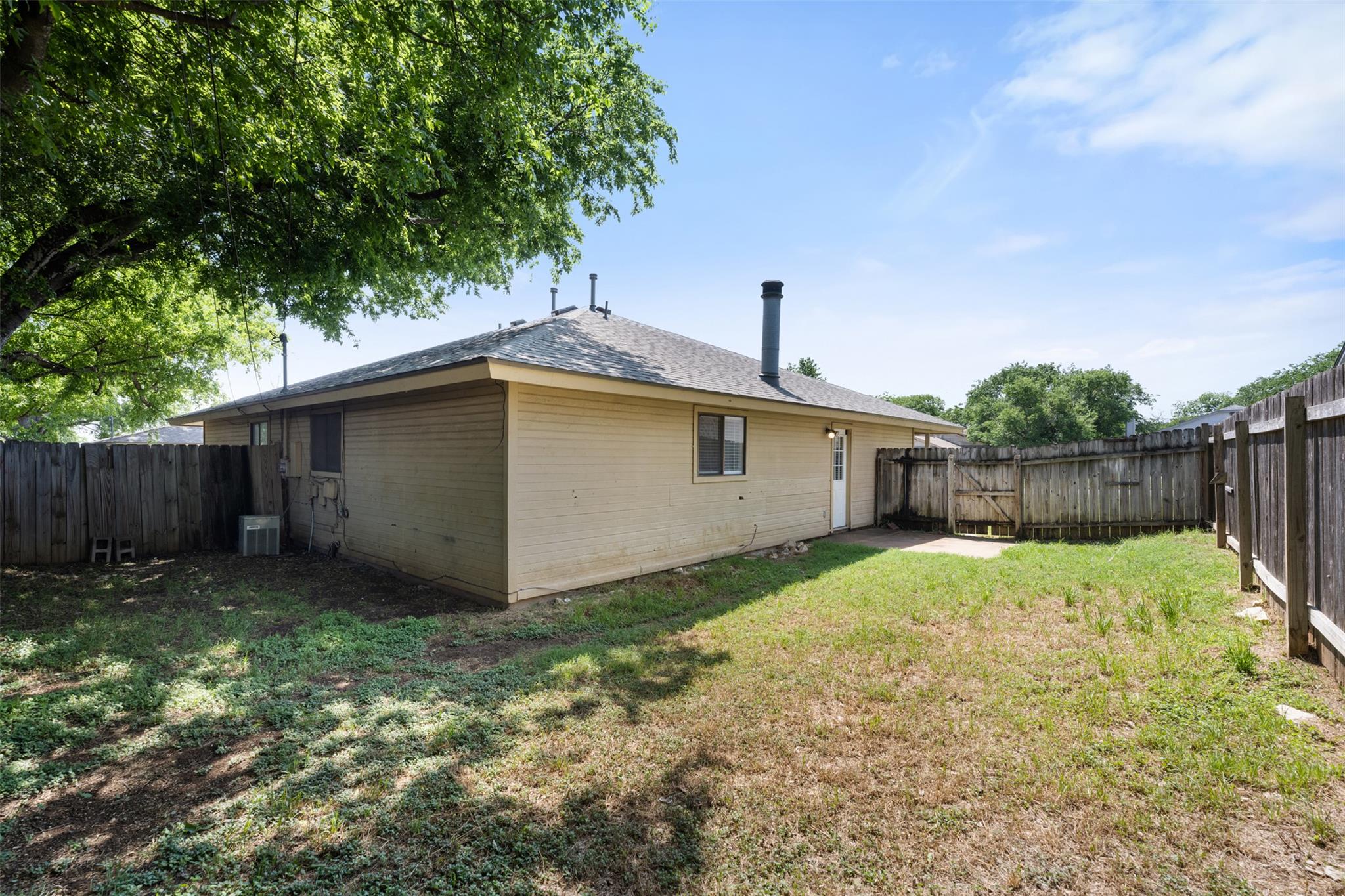 608 Country Aire Dr # A, Round Rock, TX 78664