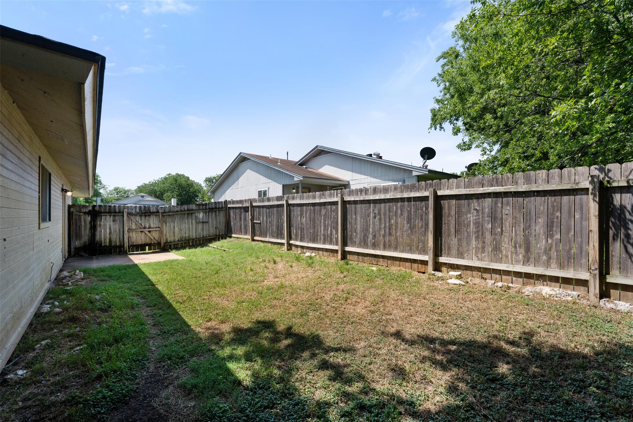 608 Country Aire Dr # A, Round Rock, TX 78664