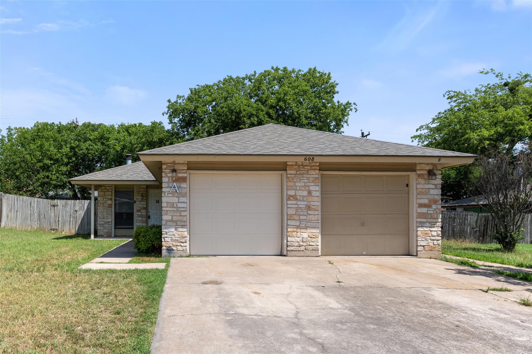 608 Country Aire Dr # A, Round Rock, TX 78664