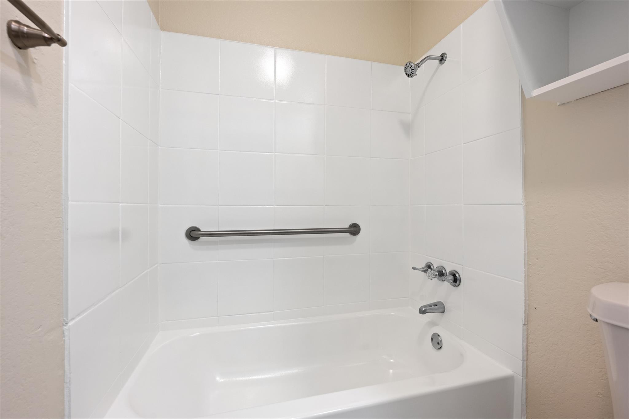 608 Country Aire Dr # A, Round Rock, TX 78664