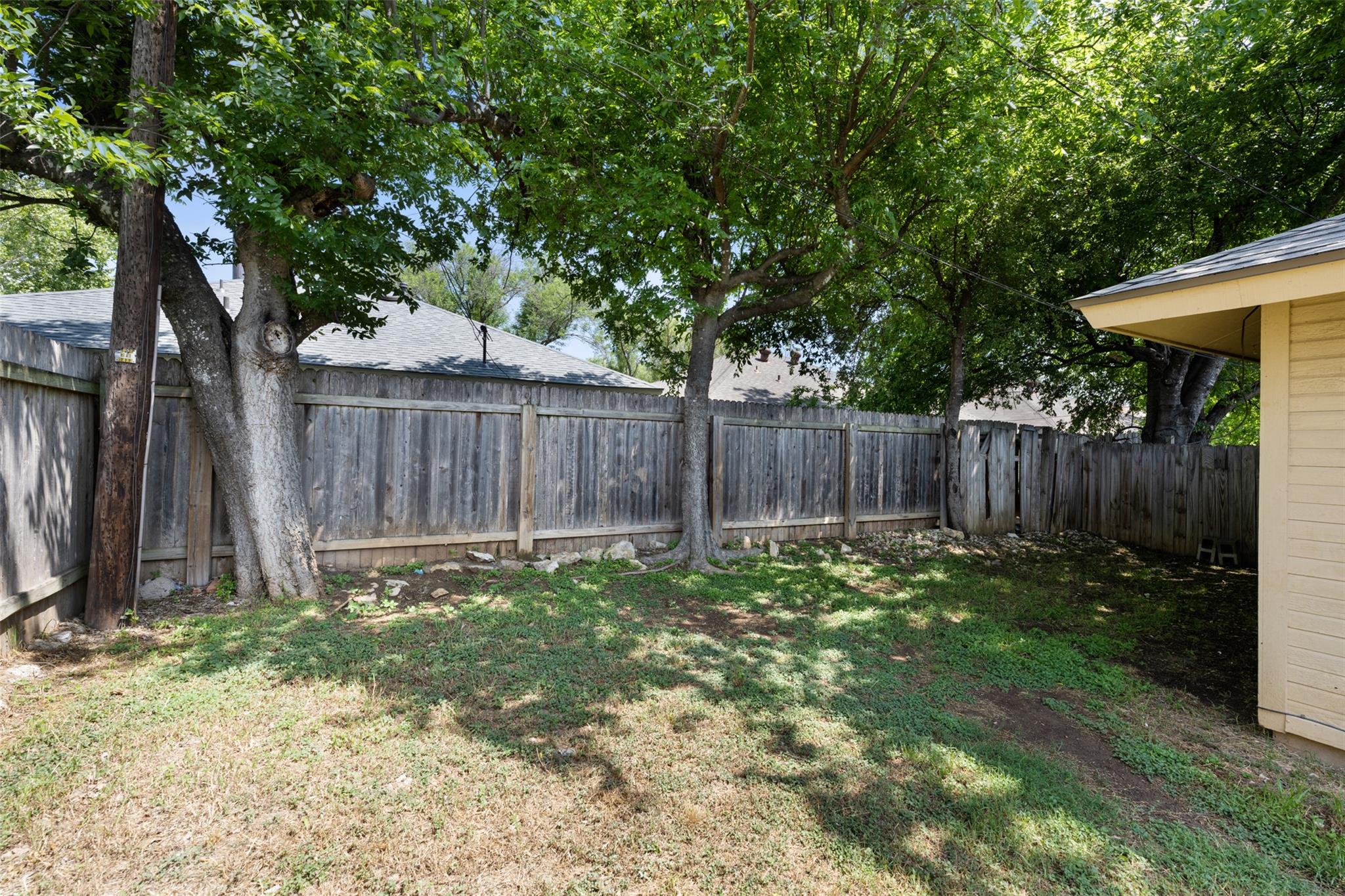 608 Country Aire Dr # A, Round Rock, TX 78664