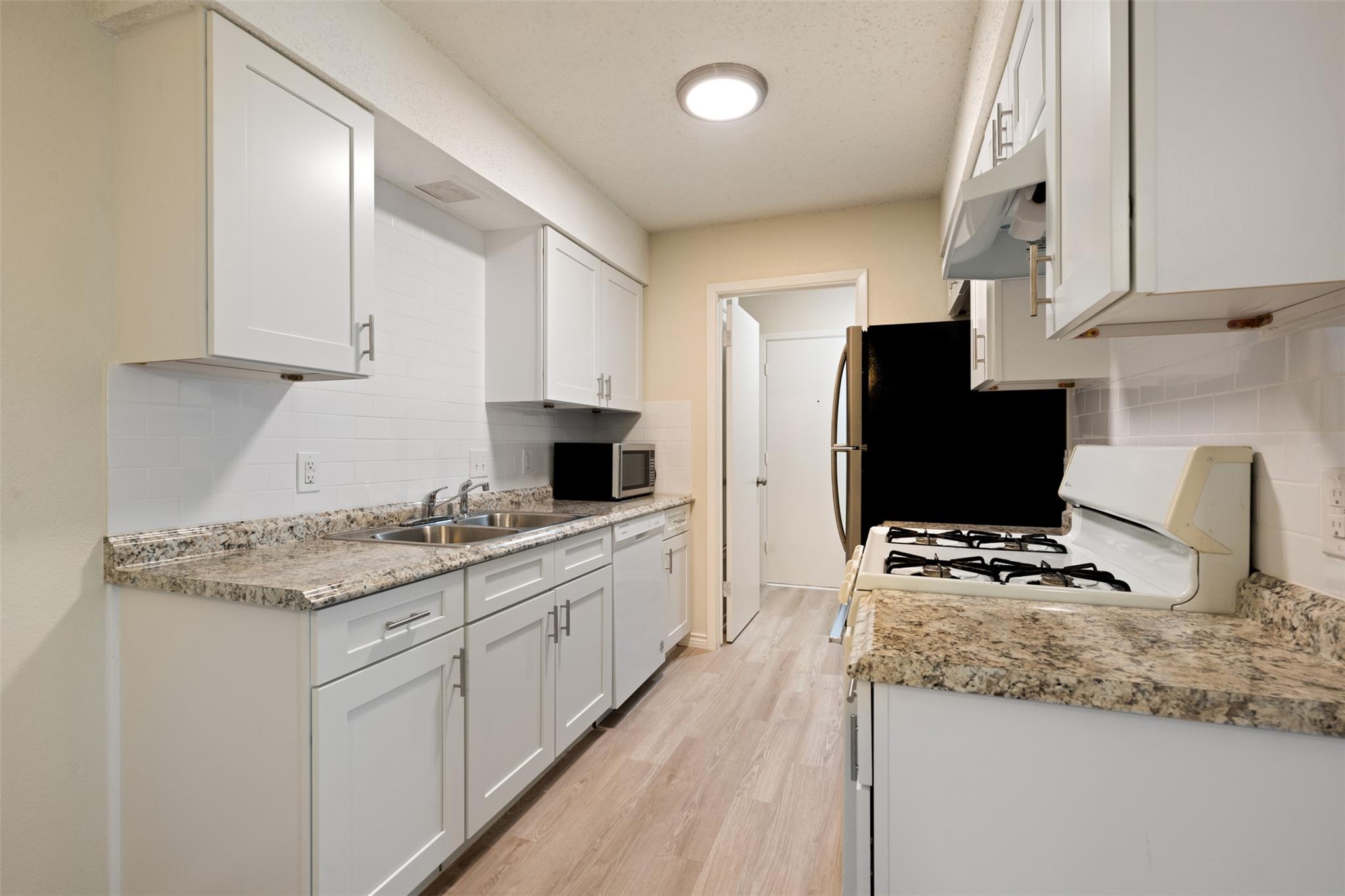 608 Country Aire Dr # A, Round Rock, TX 78664