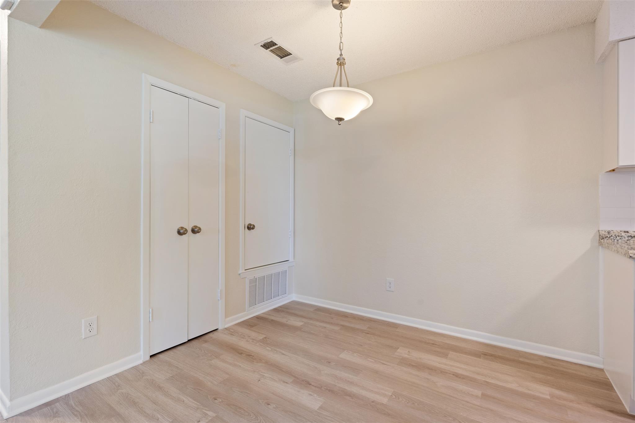 608 Country Aire Dr # A, Round Rock, TX 78664