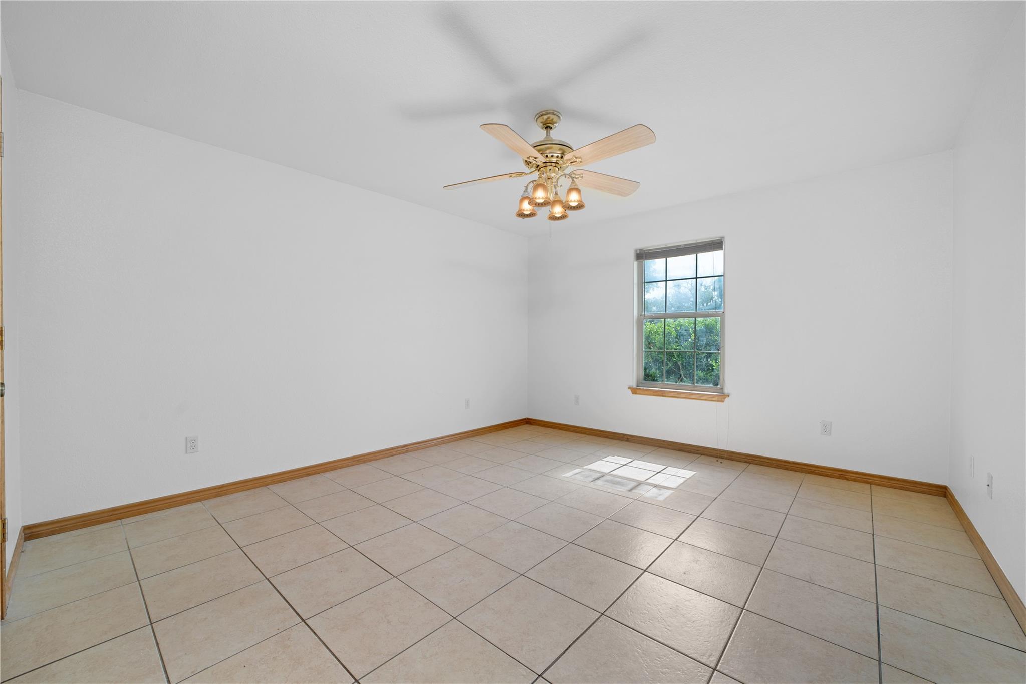 14053 Huber Rd, Seguin, TX 78155