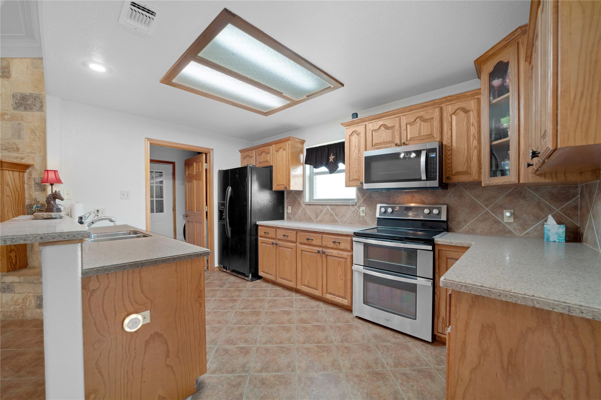 14053 Huber Rd, Seguin, TX 78155