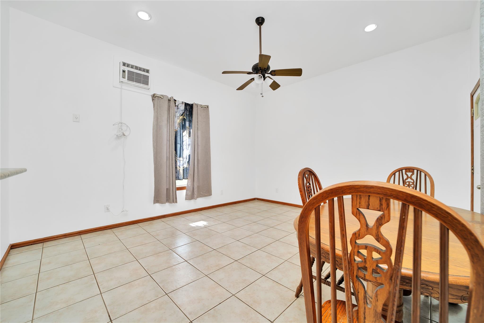 14053 Huber Rd, Seguin, TX 78155