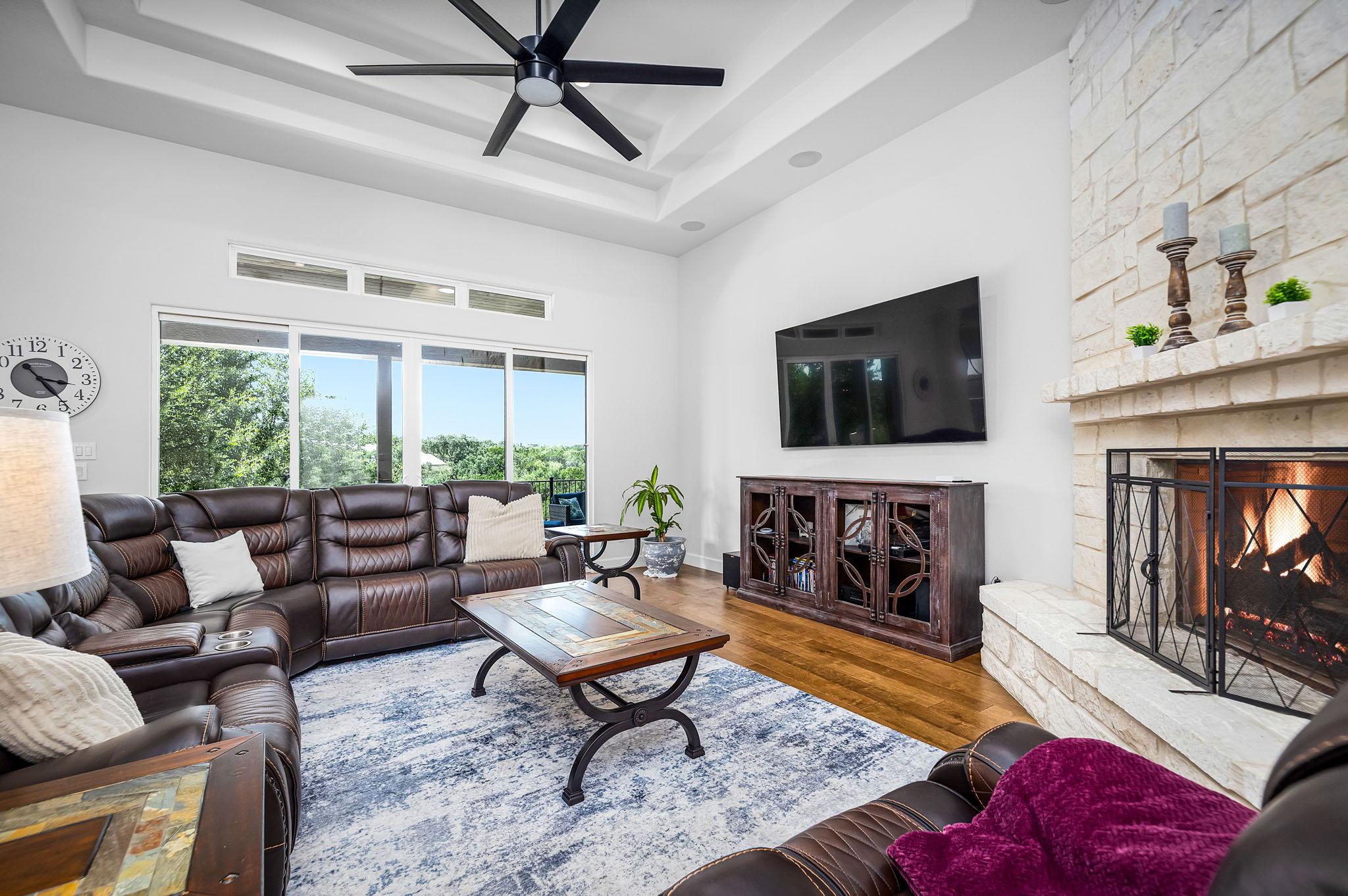 1471 Redcloud Peak Dr, Canyon Lake, TX 78133