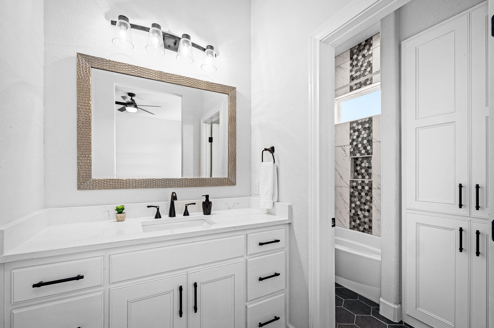 1471 Redcloud Peak Dr, Canyon Lake, TX 78133