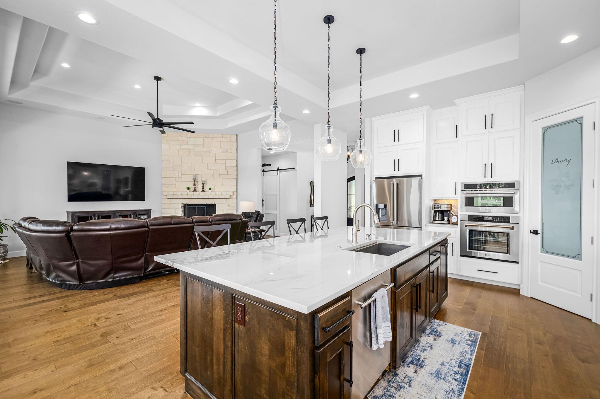 1471 Redcloud Peak Dr, Canyon Lake, TX 78133