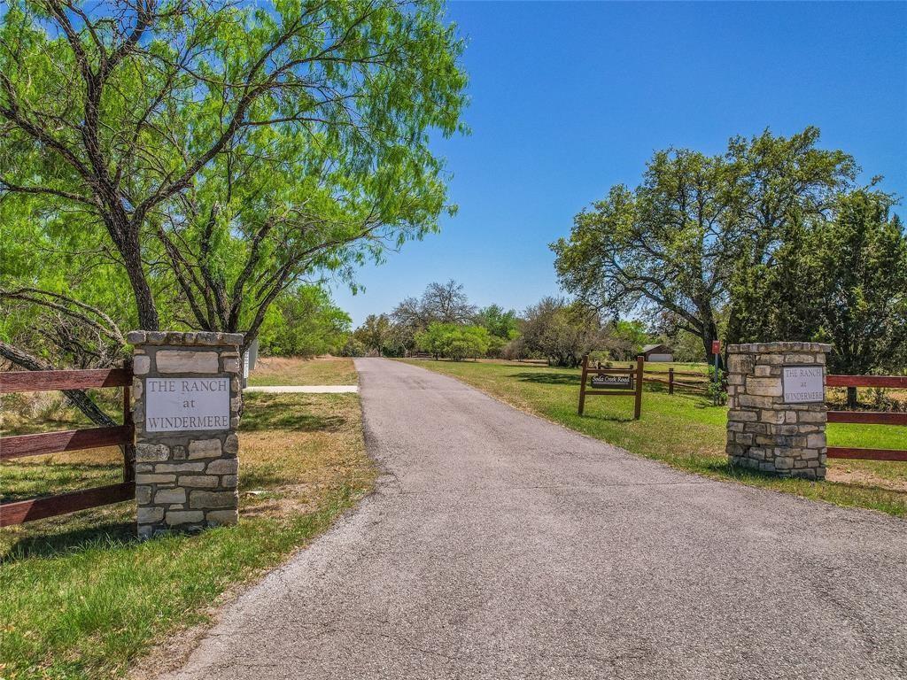200 Soda Creek Rd, Spicewood, TX 78669