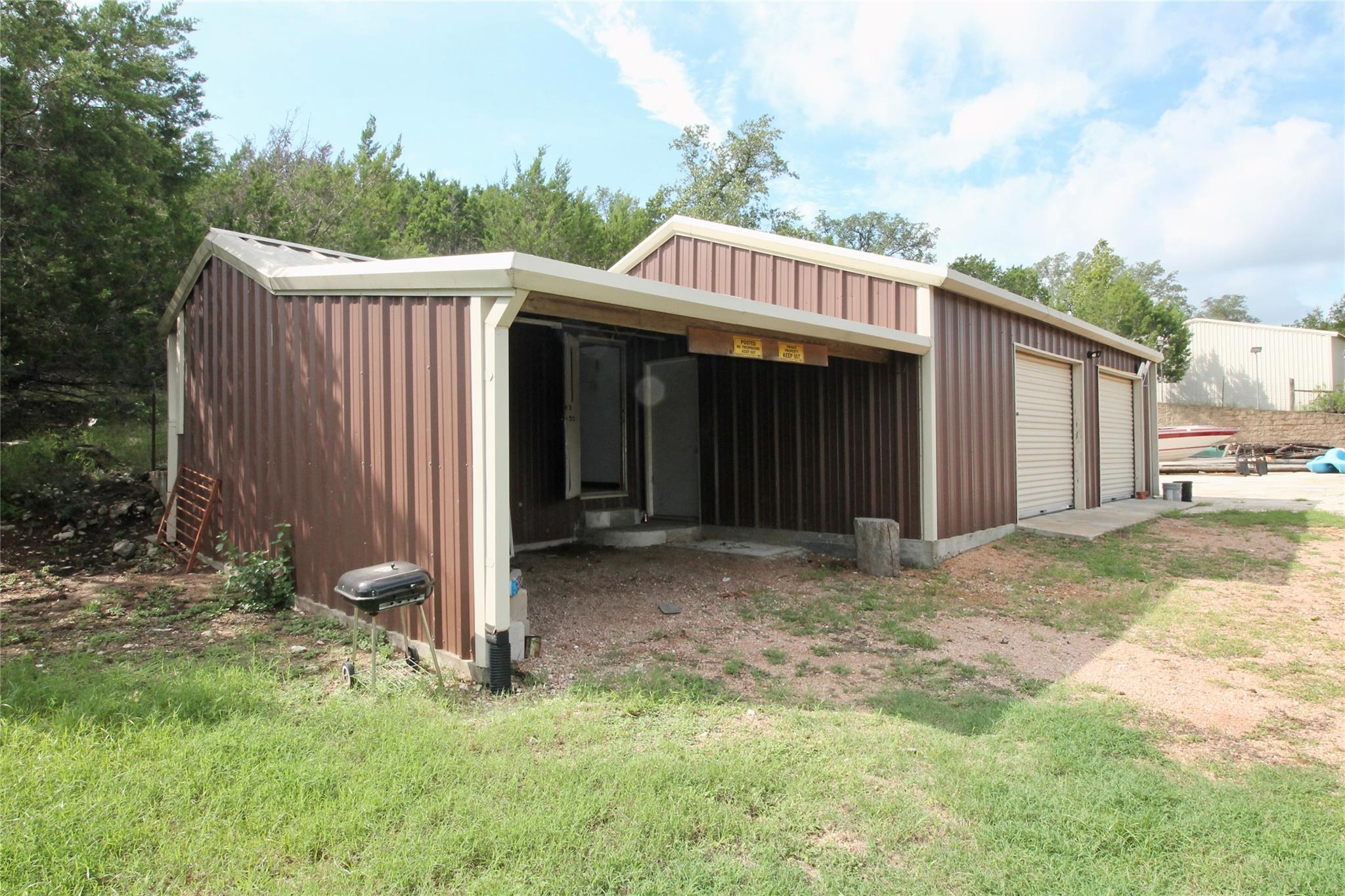 20700 E Lakeshore Dr, Spicewood, TX 78669