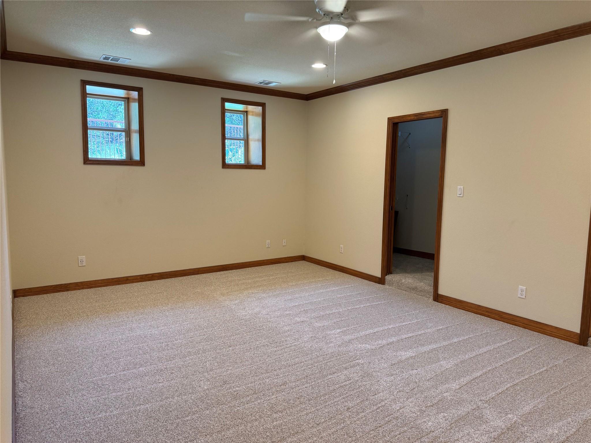 20700 E Lakeshore Dr, Spicewood, TX 78669