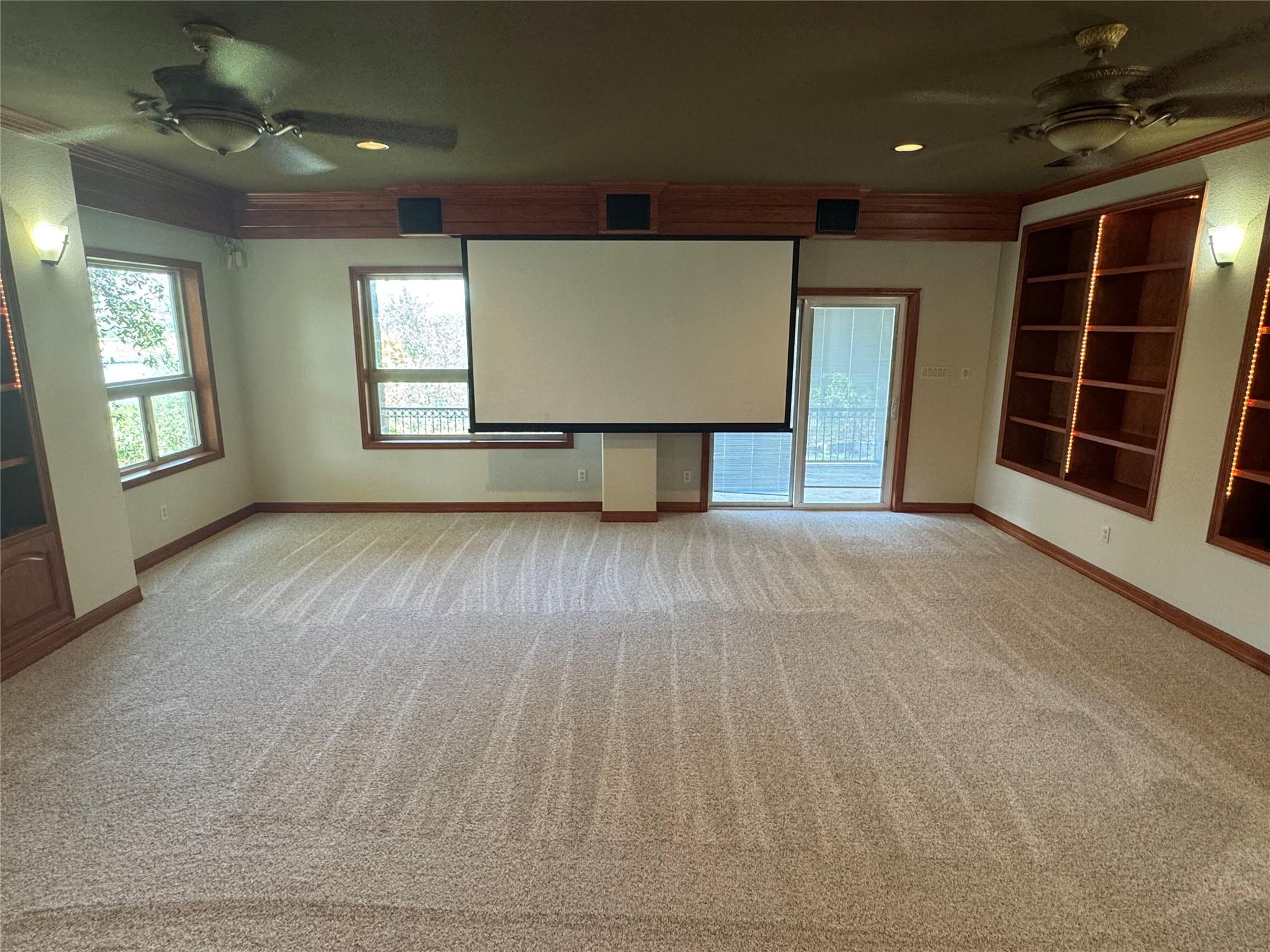 20700 E Lakeshore Dr, Spicewood, TX 78669