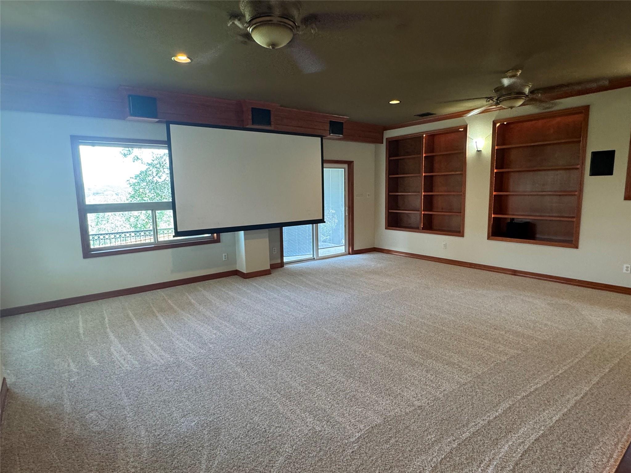 20700 E Lakeshore Dr, Spicewood, TX 78669