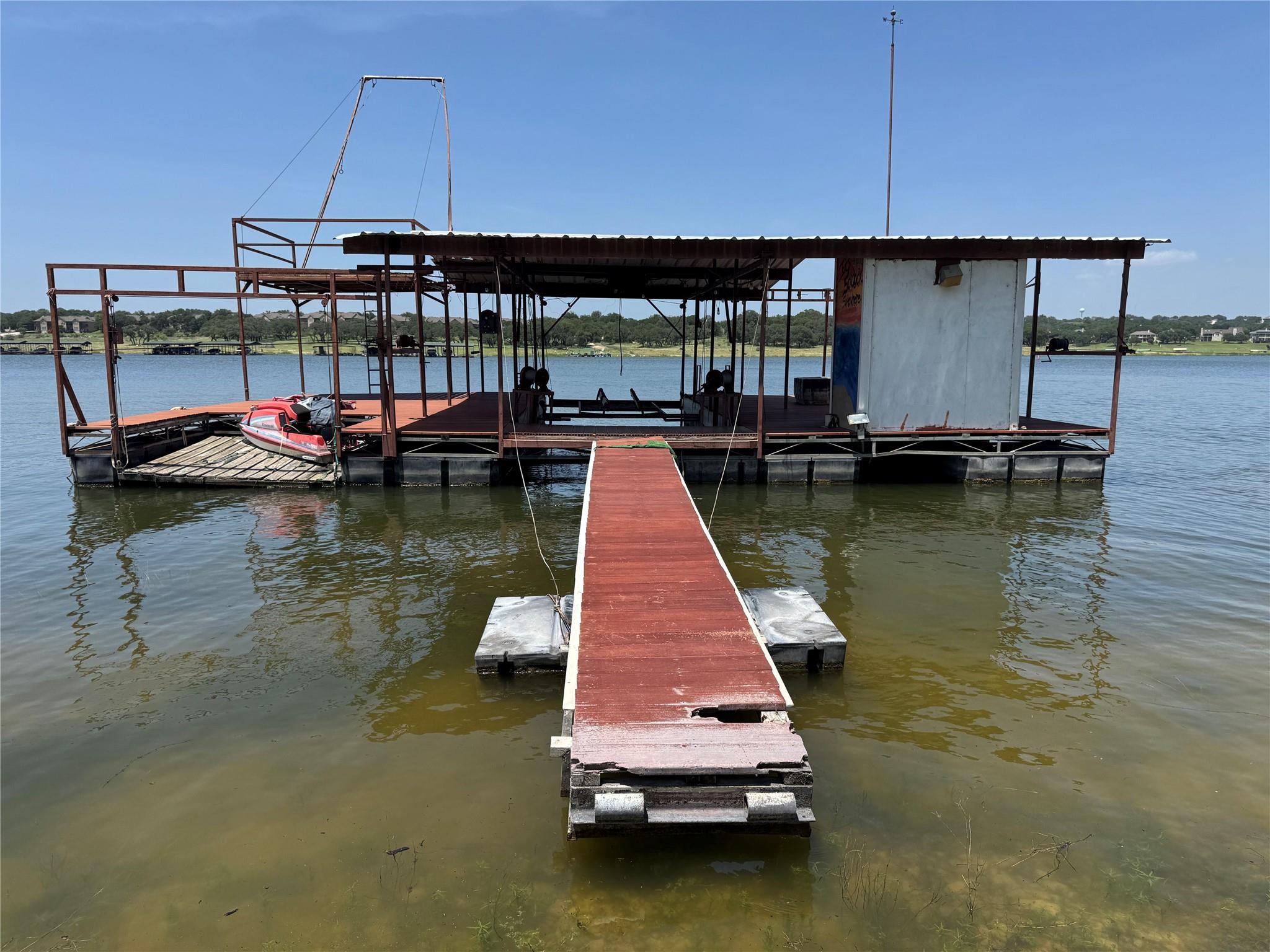 20700 E Lakeshore Dr, Spicewood, TX 78669