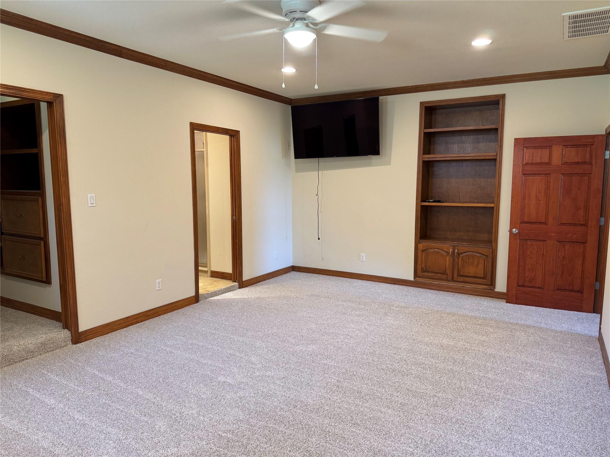 20700 E Lakeshore Dr, Spicewood, TX 78669