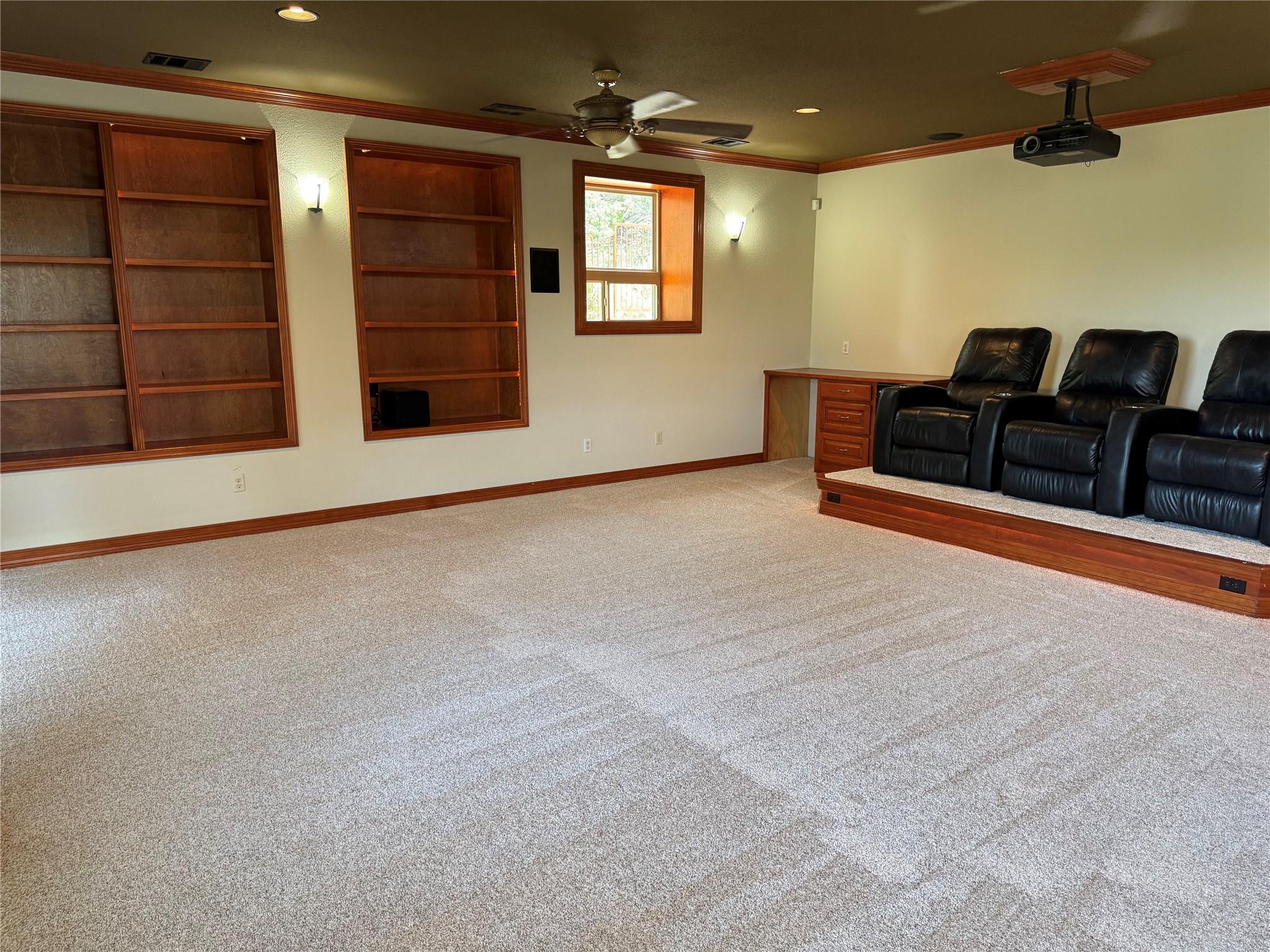 20700 E Lakeshore Dr, Spicewood, TX 78669