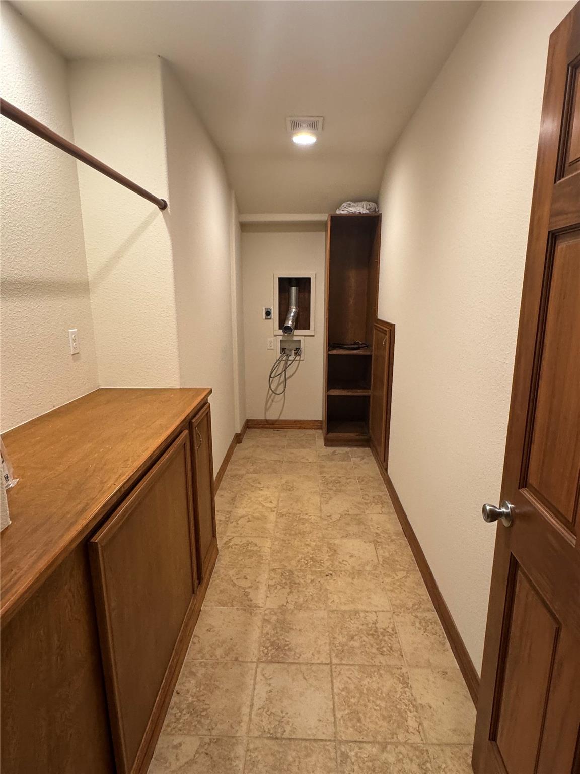 20700 E Lakeshore Dr, Spicewood, TX 78669