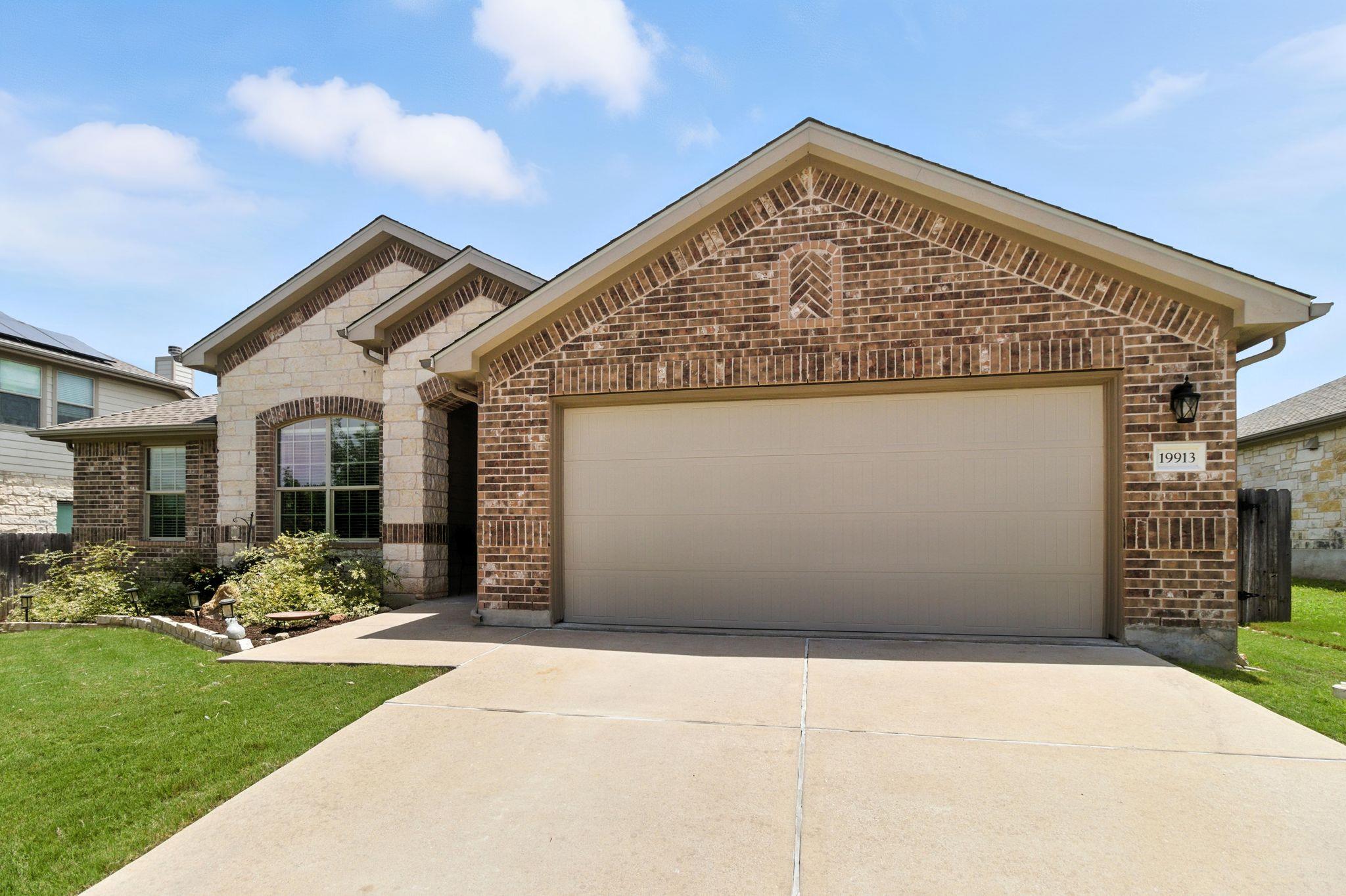 19913 Needle Pine Dr, Round Rock, TX 78664