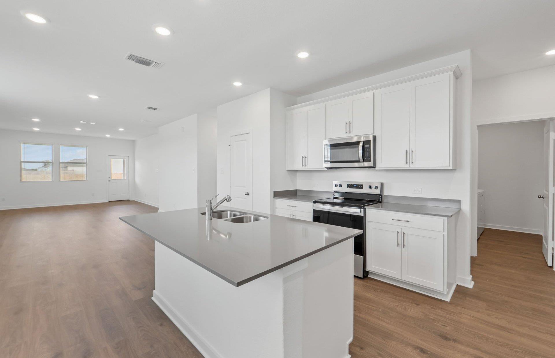 108 Green Berets Bnd, Jarrell, TX 76537