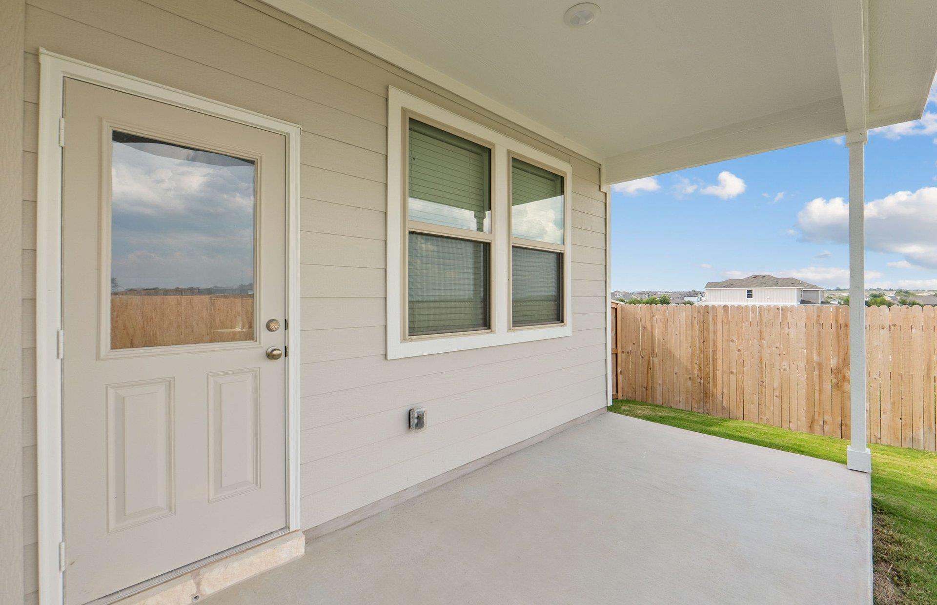 108 Green Berets Bnd, Jarrell, TX 76537