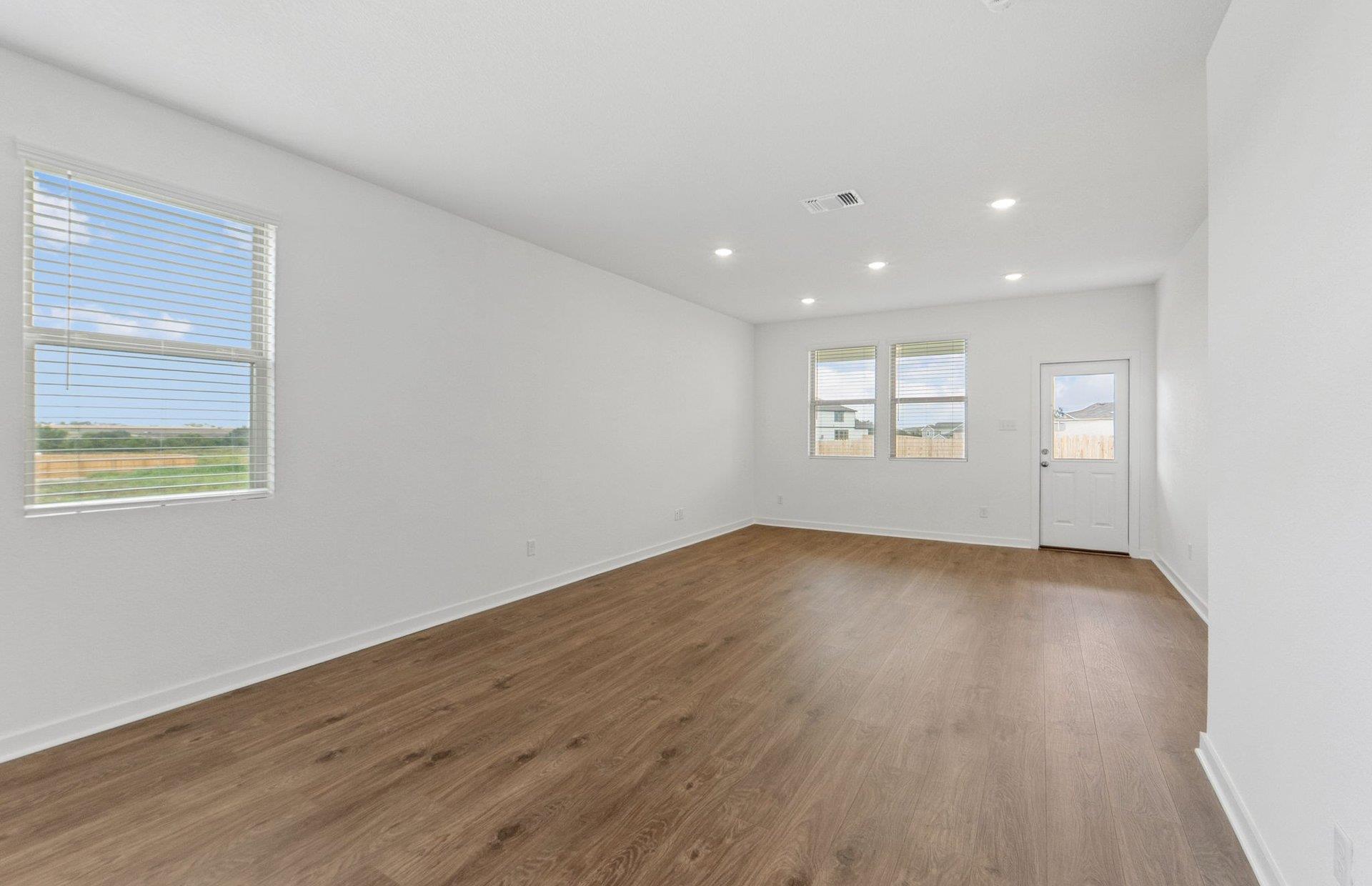 108 Green Berets Bnd, Jarrell, TX 76537