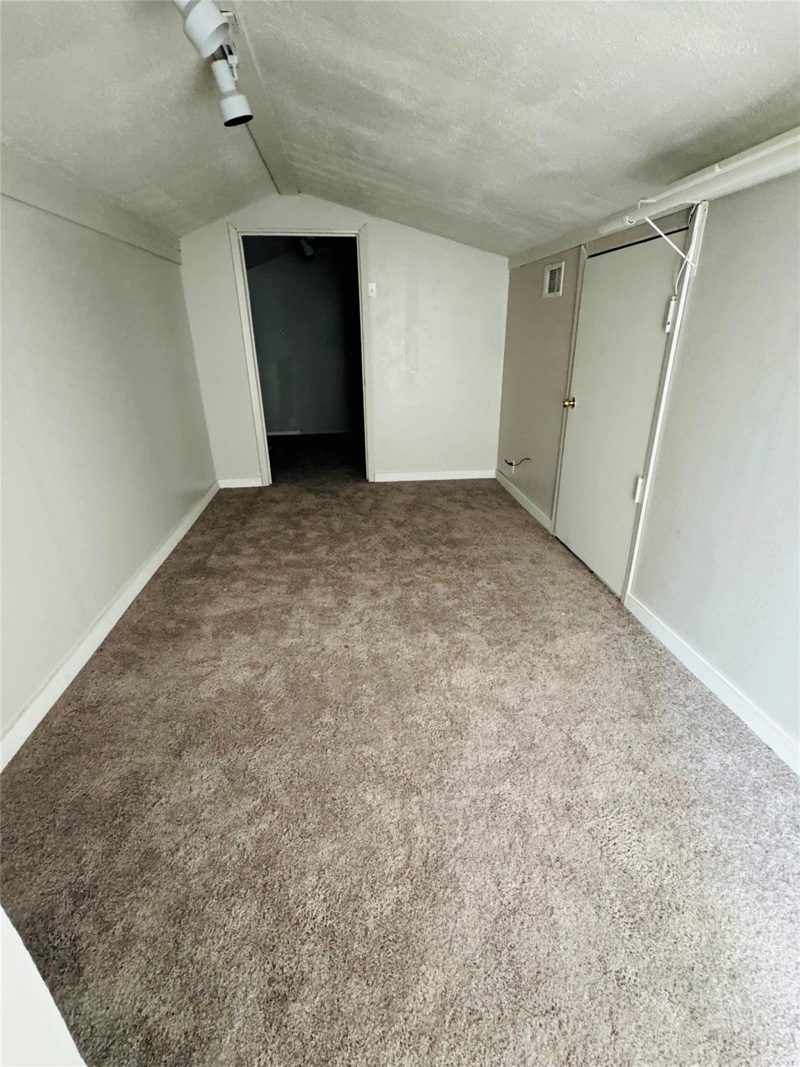 146 Crooked Hollow Rd, Elgin, TX 78621